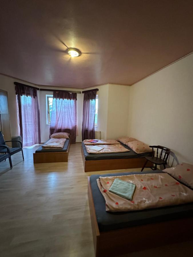 Peregrino Vendeghaz Hotel Budaörs Exterior foto